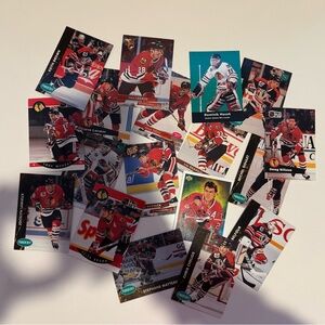 Vintage Hockey Trading Card Set - Multicolor Early 1990s Chicago Blackhawks